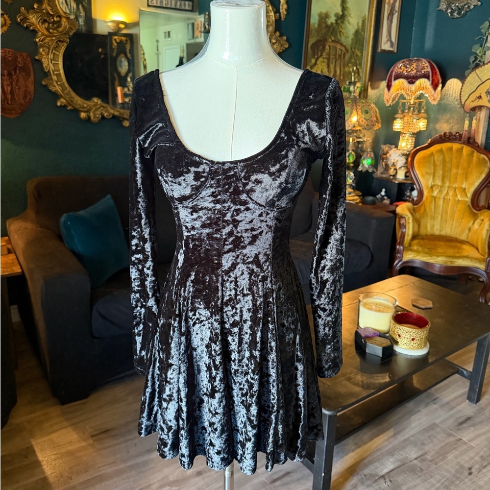 Dollskill Current Mood Witchy Velvet Dress - Picture 7 of 7